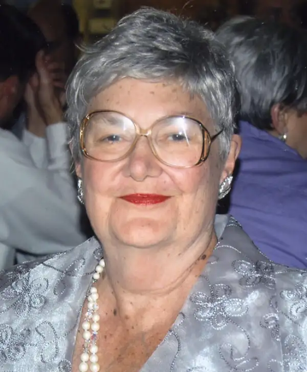 Julie (Allen) Anderson