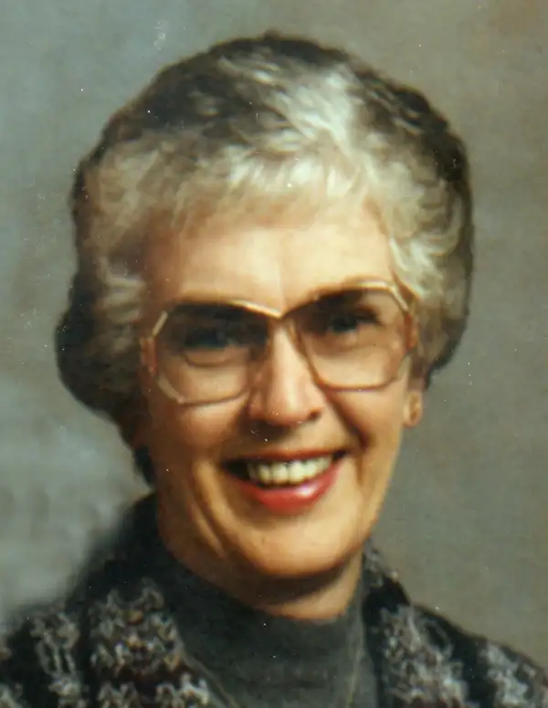 Betty (Wright) Hjeda