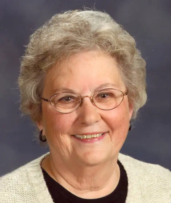 Janiece Lou Gnewikow