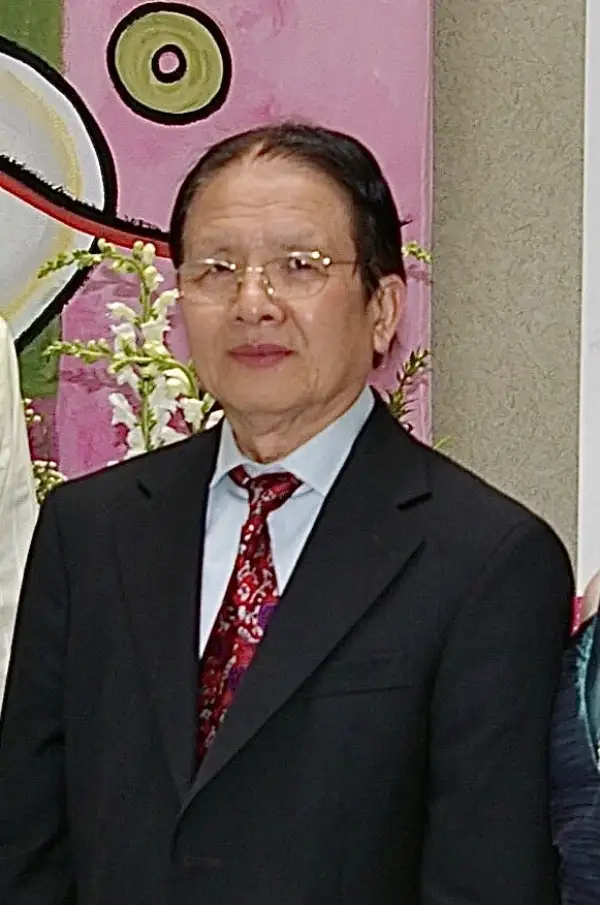 Houng "Roger" Rasavanh