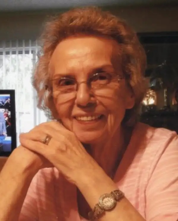 Hannelore "Lore" Reeves