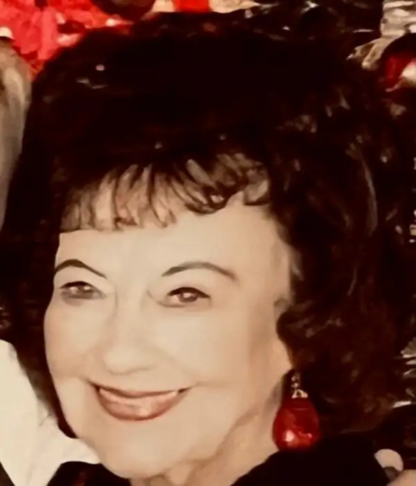 Lorraine "Lolo" Cole