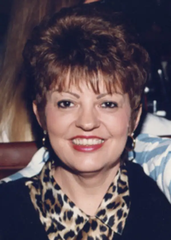 Linda Vail